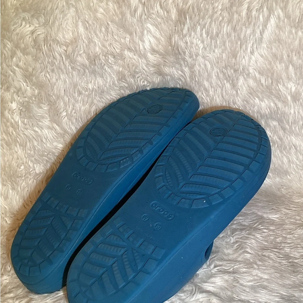 Crocs Blue Flip Flop Sandals size 10